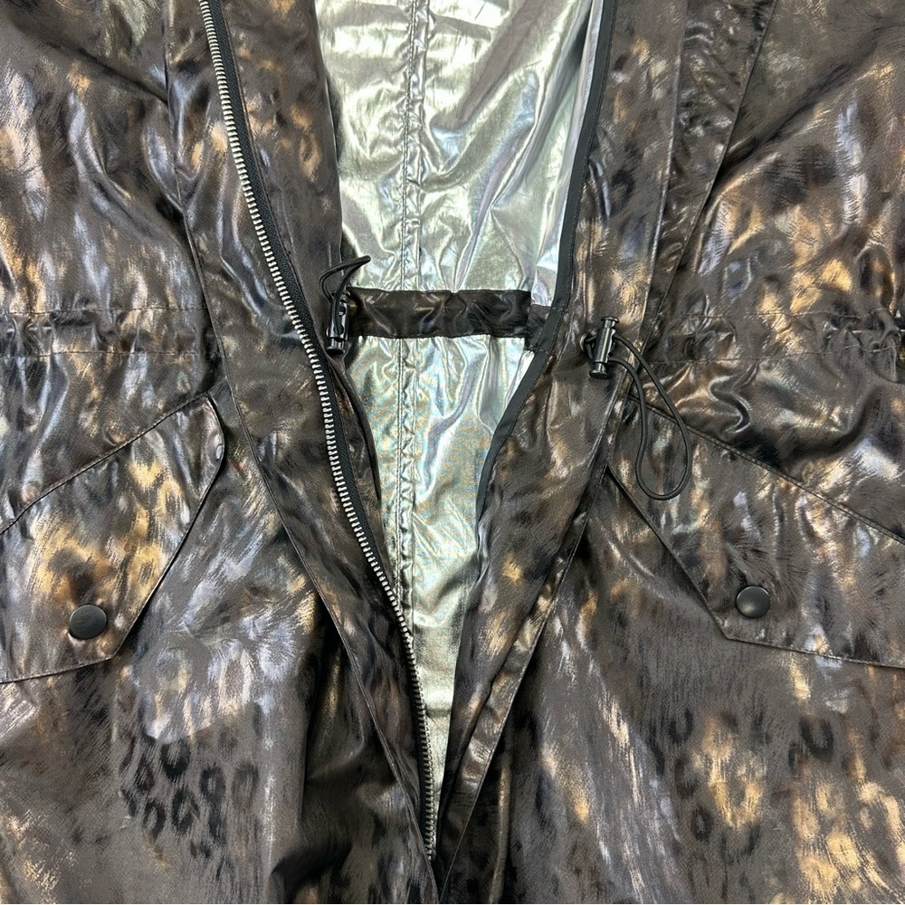 Nikki Jones cheetah hooded rain jacket Womens L-XL
Packable Travel brown bronze - Picture 8 of 14